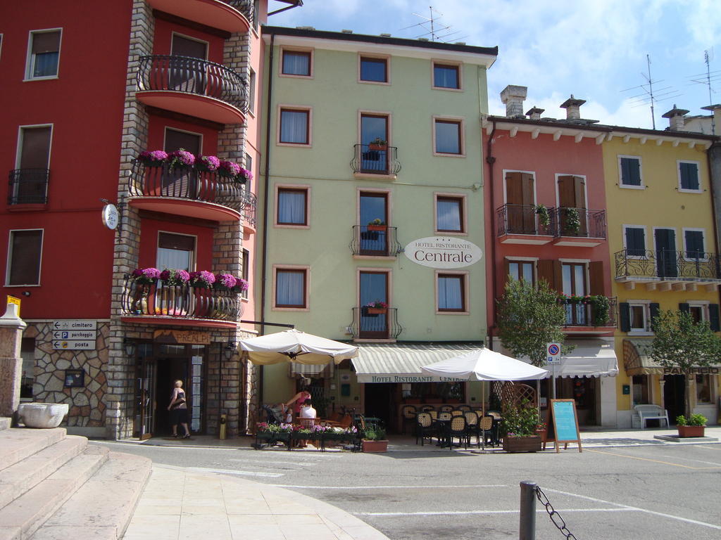 Hotel Ristorante Centrale Rovere Veronese ภายนอก รูปภาพ