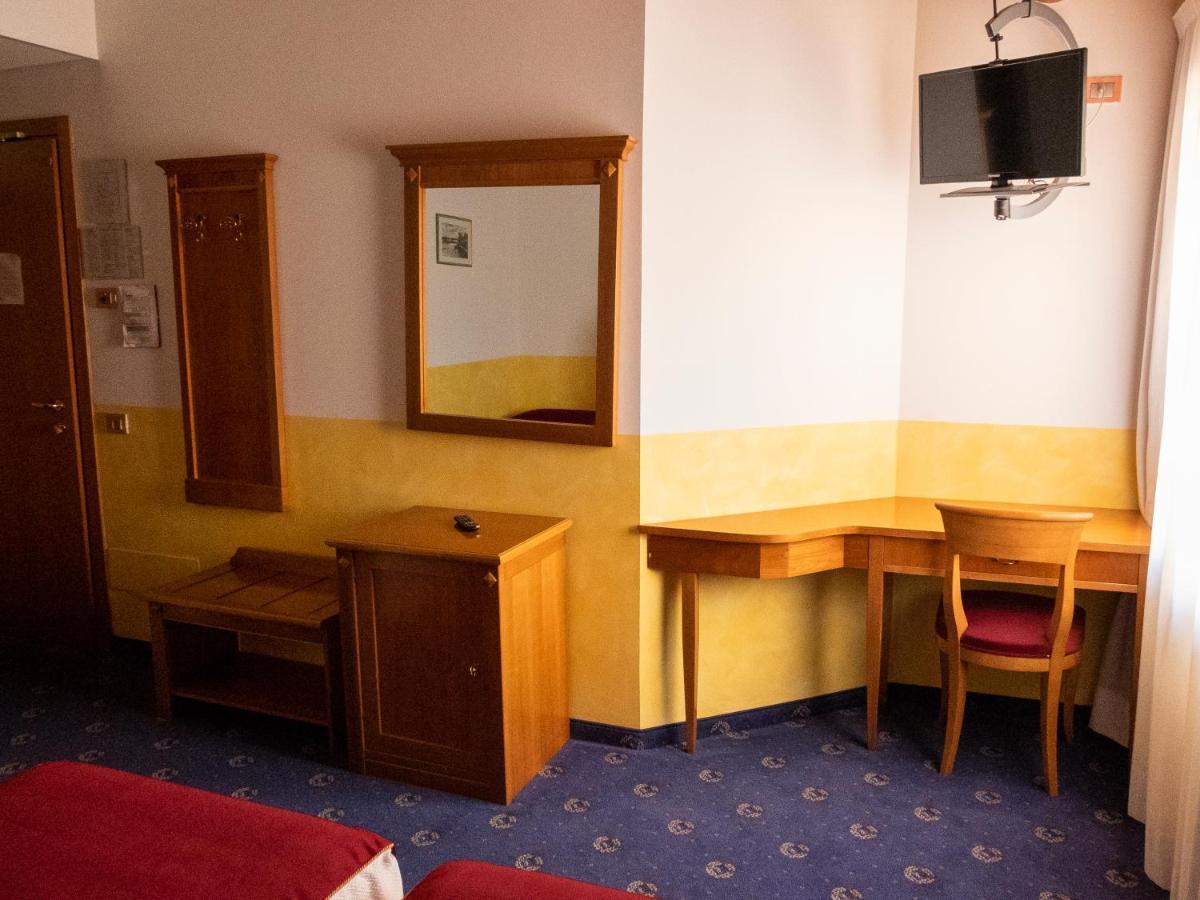 Hotel Ristorante Centrale Rovere Veronese ภายนอก รูปภาพ
